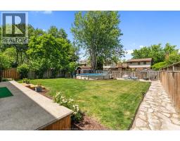 538 Michael CRESCENT - 44