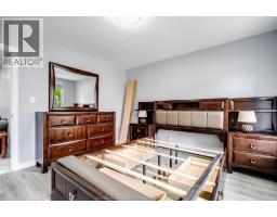559 Chatham STREET East - 11