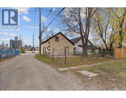 559 Chatham STREET East - 32