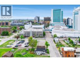 559 Chatham STREET East - 36