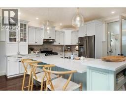 920 ERIE AVENUE West - 14