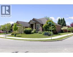 2203 ROXBOROUGH - 2
