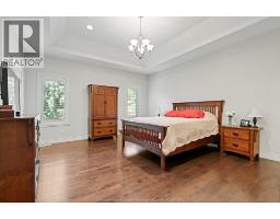 2203 ROXBOROUGH - 22