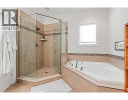 2203 ROXBOROUGH - 24