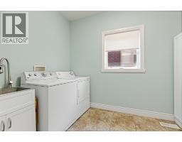 2203 ROXBOROUGH - 25