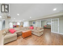 2203 ROXBOROUGH - 34