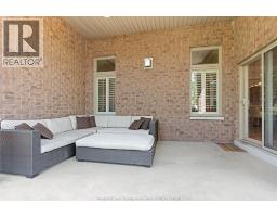2203 ROXBOROUGH - 37