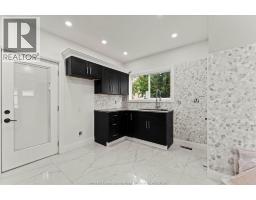 305 ERIE ST S - 7