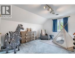 323 TALBOT STREET South - 37
