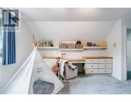 323 TALBOT STREET South - 38