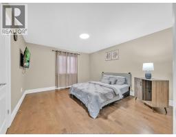 3000 MCROBBIE CRESCENT - 11