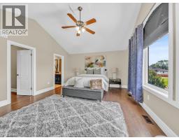 3000 MCROBBIE CRESCENT - 17