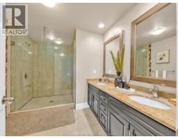3000 MCROBBIE CRESCENT - 19