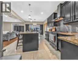 3000 MCROBBIE CRESCENT - 30