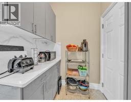 3000 MCROBBIE CRESCENT - 32