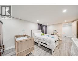 2405 ROXBOROUGH BOULEVARD - 39