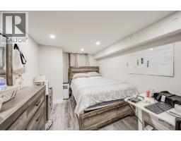 2405 ROXBOROUGH BOULEVARD - 40