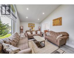 2405 ROXBOROUGH BOULEVARD - 7