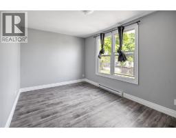 1381-83 WELLINGTON - 16