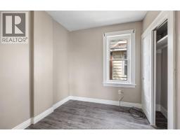 1381-83 WELLINGTON - 8