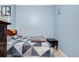 402 Oak STREET East - 10