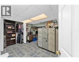 1865 Todd LANE - 34