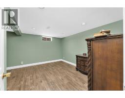 1865 Todd LANE - 36