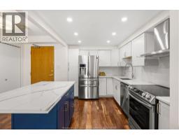 401 GRAND MARAIS West UnitNo. 202 - 10