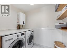 209 Maidstone AVENUE East - 19