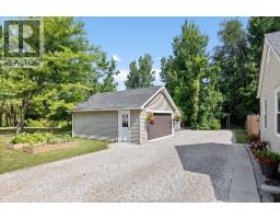 209 Maidstone AVENUE East - 21