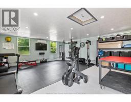 209 Maidstone AVENUE East - 22