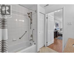 3915 Southwinds DRIVE UnitNo. 203 - 33