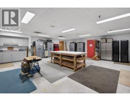 3915 Southwinds DRIVE UnitNo. 203 - 42