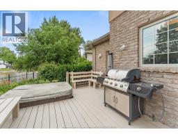 476 Mei Lin CRESCENT - 34