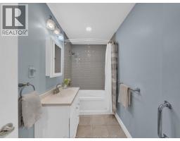 489 MCKAY - 24