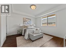 262 LIVINGSTONE CRESCENT - 21