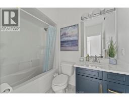 262 LIVINGSTONE CRESCENT - 25