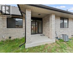 262 LIVINGSTONE CRESCENT - 35
