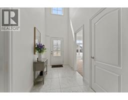262 LIVINGSTONE CRESCENT - 6