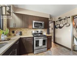 4060 KENNEDY DRIVE - 17