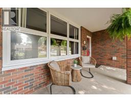 4060 KENNEDY DRIVE - 6