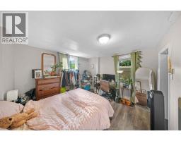 771 CHILVER ROAD - 32