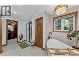 2207 SOUTH MIDDLE ROAD - 31
