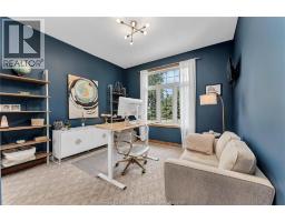 2207 SOUTH MIDDLE ROAD - 33