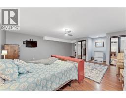 2207 SOUTH MIDDLE ROAD - 43