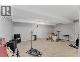 2207 SOUTH MIDDLE ROAD - 44