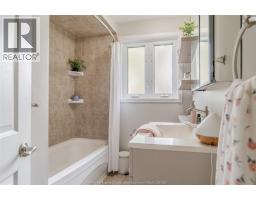 805 Roselawn DRIVE - 18