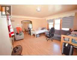 325 Talbot Street W - 3