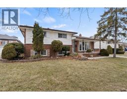 1116 SUMACH CRESCENT - 2