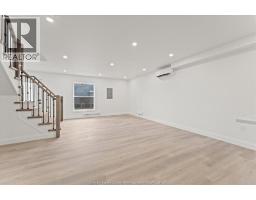 702 PIERRE - 32